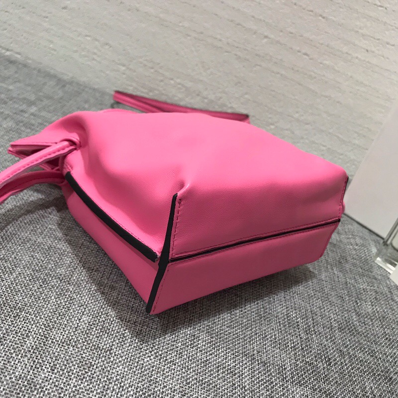 羅意威包包官網 LOEWE Mini Flamenco Knot Bag Wild Rose