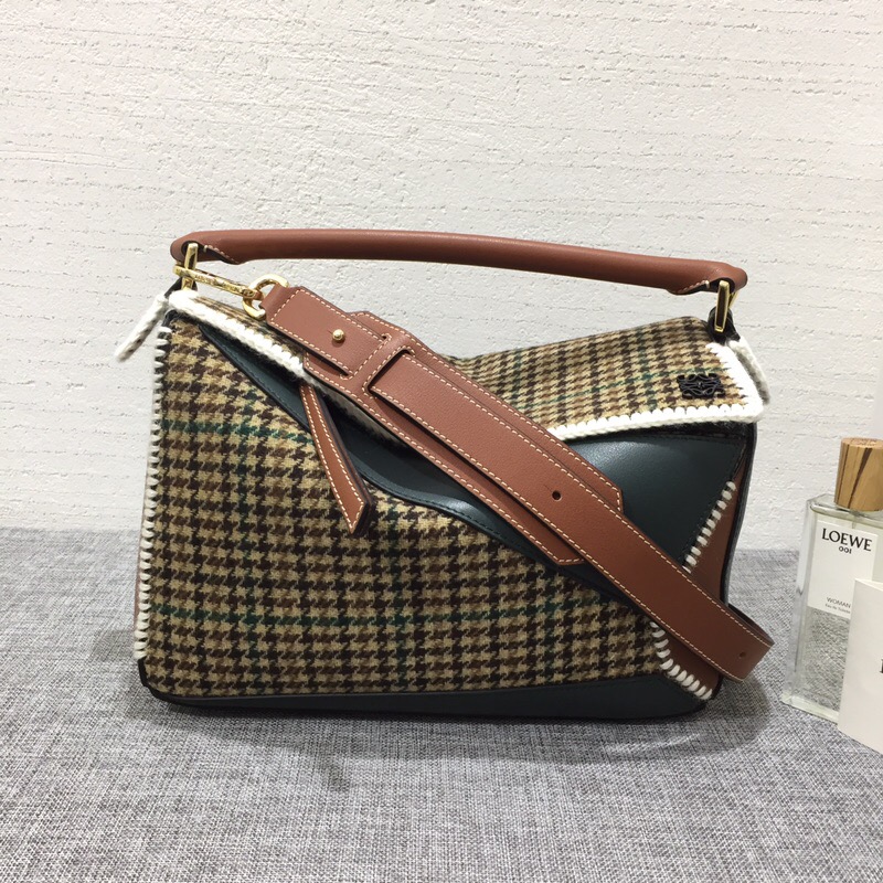 羅意威女包價格 Loewe Puzzle tweed bag 格子羊毛花呢和經典小牛皮拼圖包包