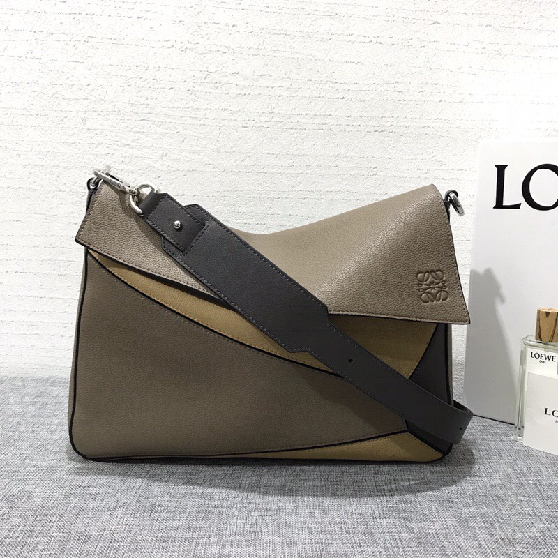 羅意威包包香港官網 LOEWE Puzzle Messenger Dark Taupe/Desert