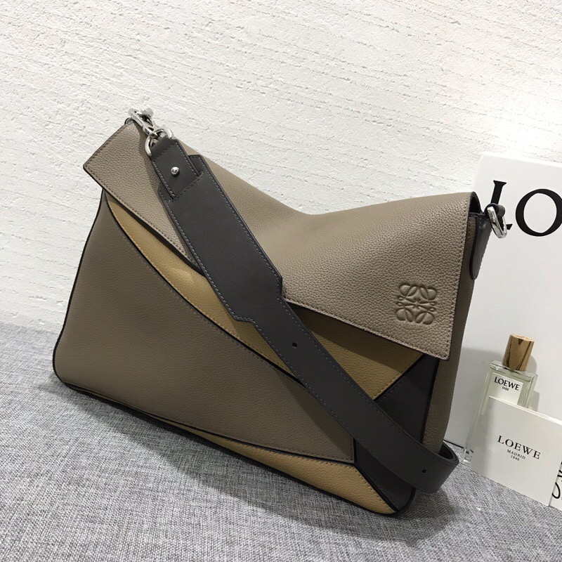 羅意威包包香港官網 LOEWE Puzzle Messenger Dark Taupe/Desert