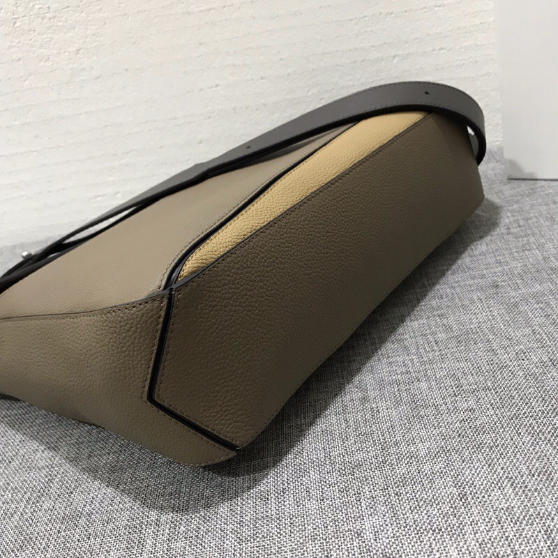 羅意威包包香港官網 LOEWE Puzzle Messenger Dark Taupe/Desert