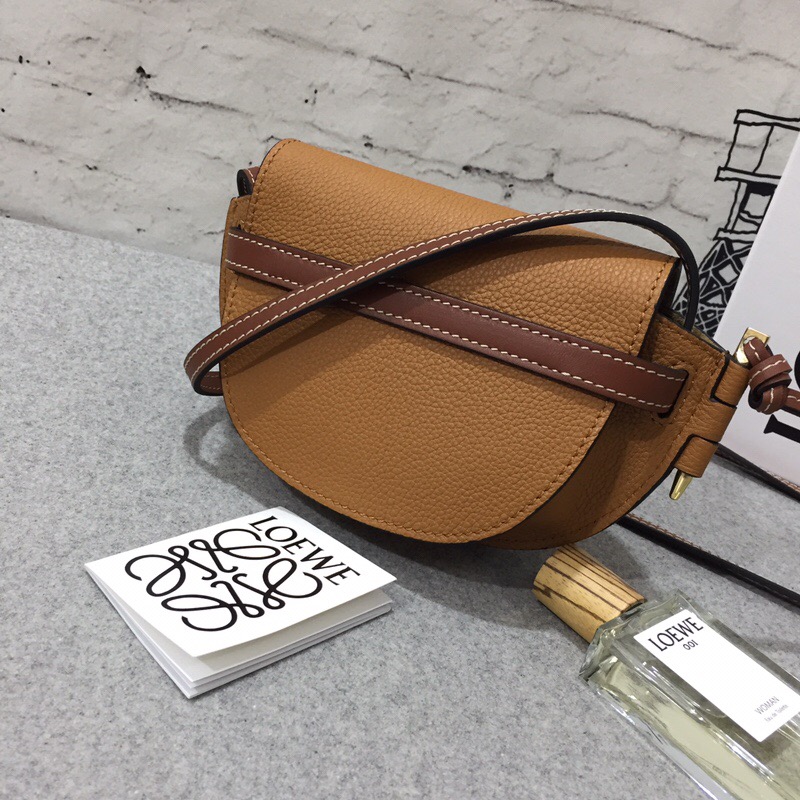 羅意威官網迷妳馬鞍包 loewe Mini Gate Bag Light Caramel/Pecan Color