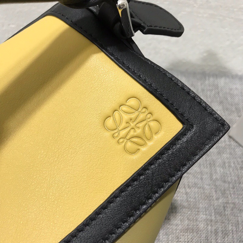 羅意威包包香港官網 LOEWE 拼色 Puzzle Graphic Bag Cereal/Leaf