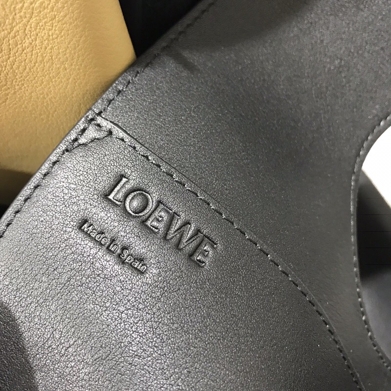 羅意威包包臺灣官網 LOEWE Chair Tote Bag 金色/黑色