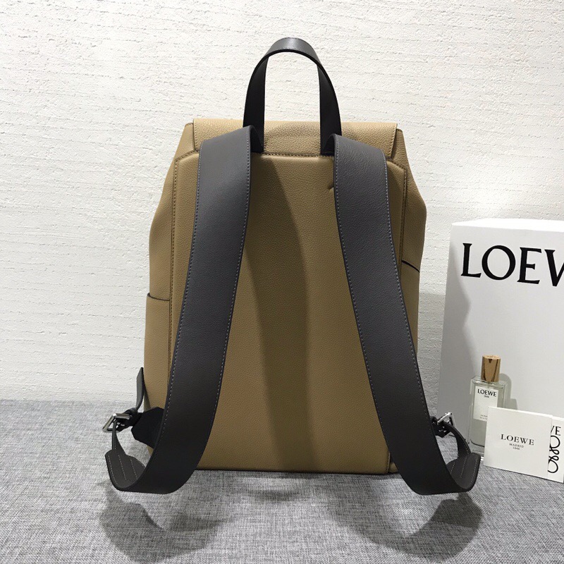 羅意威包包臺灣官網 LOEWE Puzzle Backpack Desert/Dark Taupe