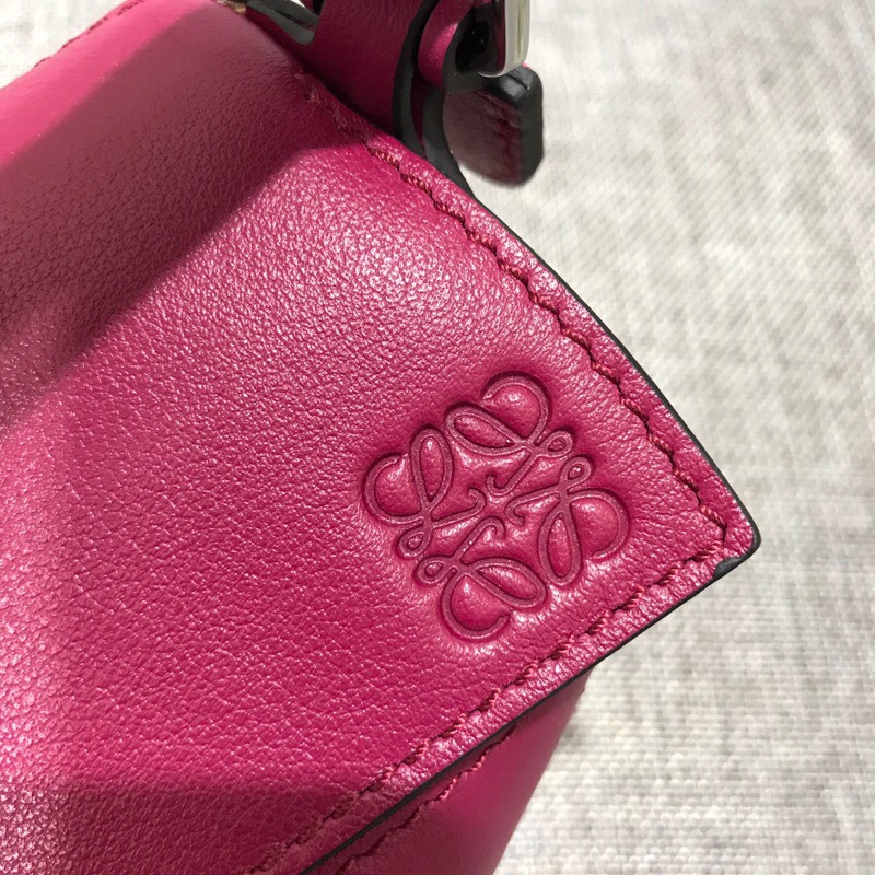 羅意威女包價格 LOEWE 迷妳款 Mini Puzzle Bag 紫紅色牛皮