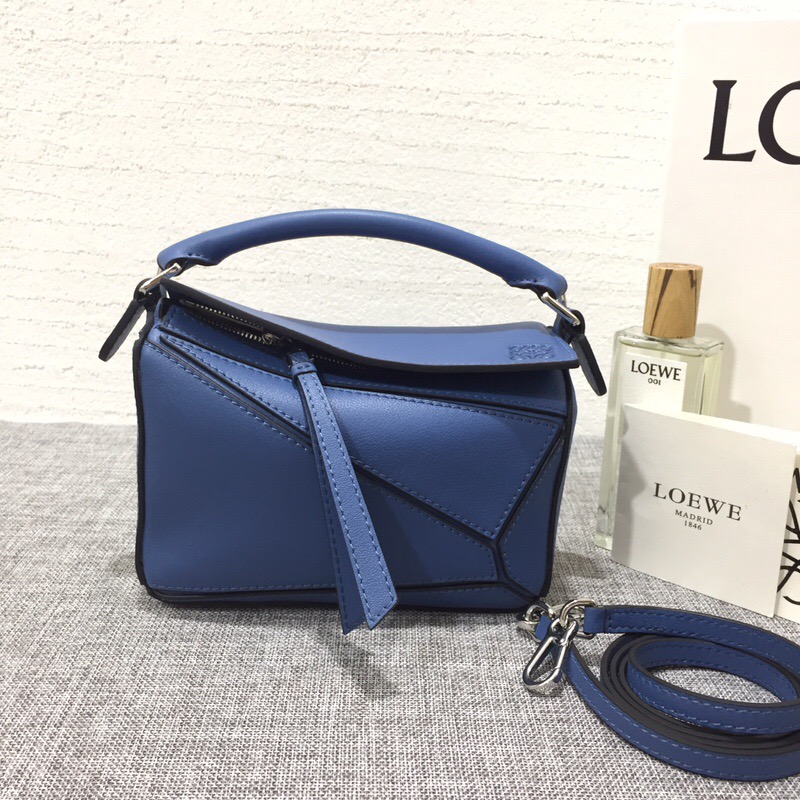 羅意威包包官網價格 LOEWE 迷妳款 Mini Puzzle Bag 蓝色