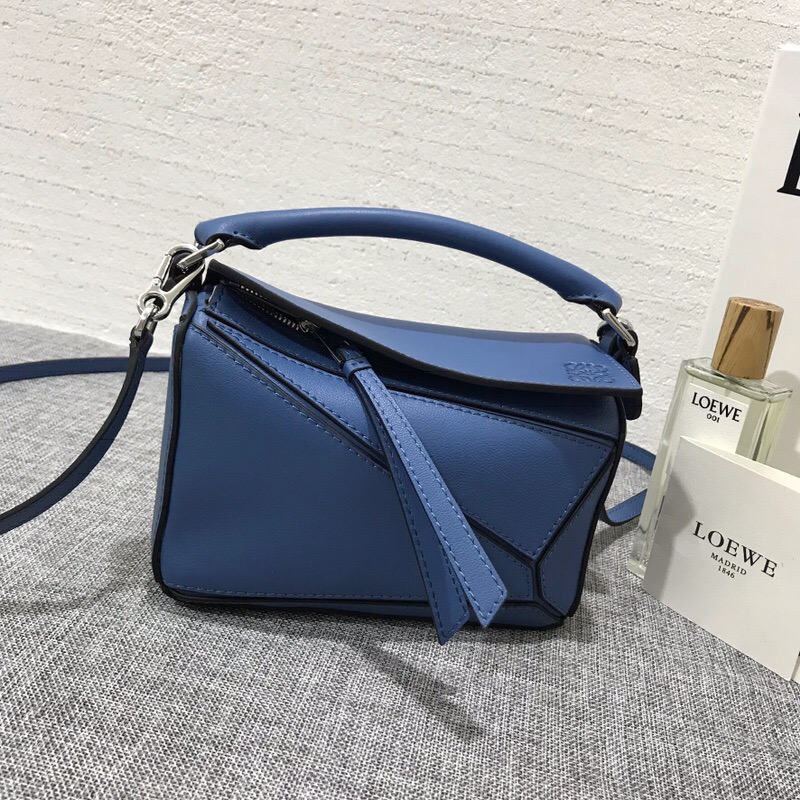 羅意威包包官網價格 LOEWE 迷妳款 Mini Puzzle Bag 蓝色