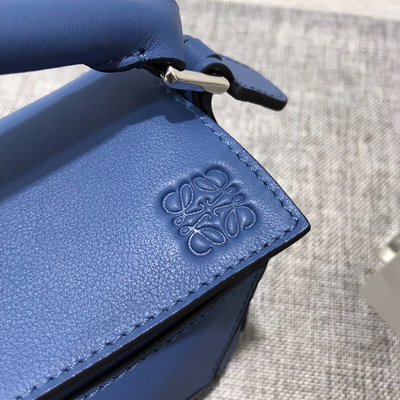 羅意威包包官網價格 LOEWE 迷妳款 Mini Puzzle Bag 蓝色