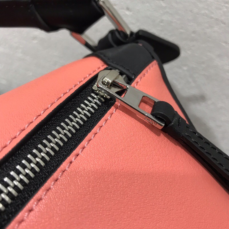 羅意威女包價格LOEWE小號 Puzzle Graphic Small Bag Pink Tulip/Mocca
