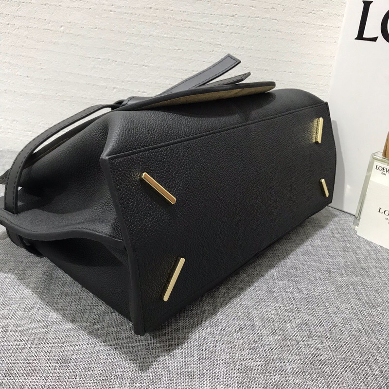 羅意威包包官網  LOEWE Gate Top Handle 黑色柔軟粒面小牛皮