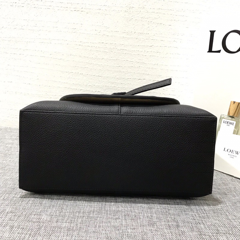 羅意威包包官網  LOEWE Gate Top Handle 黑色柔軟粒面小牛皮