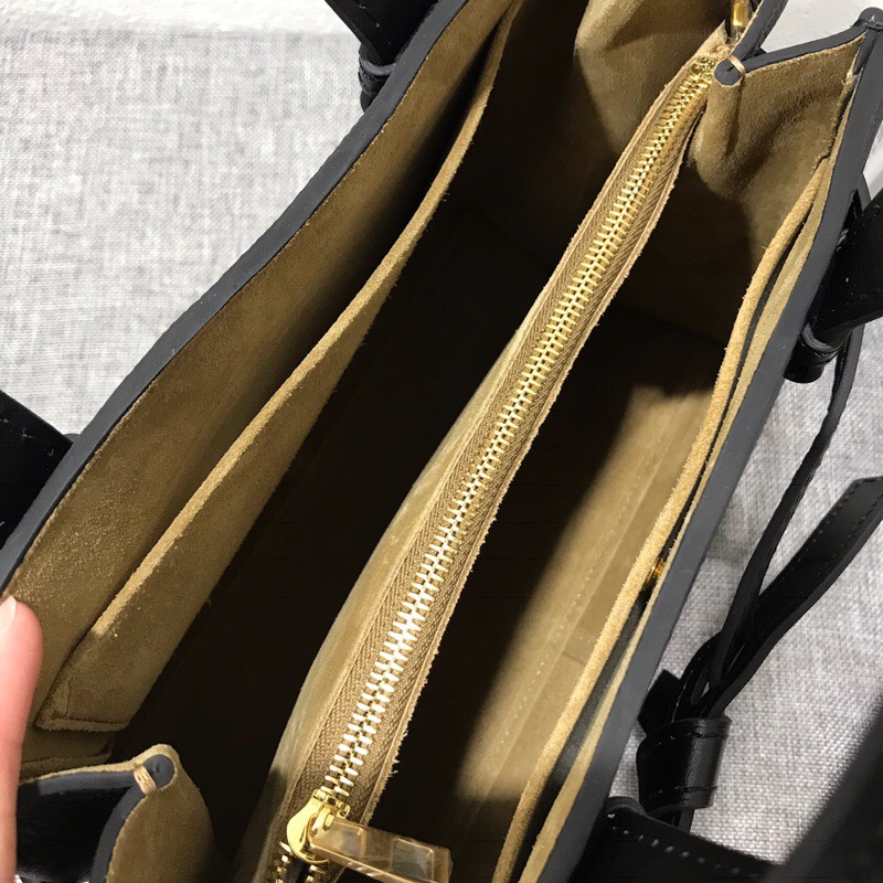 羅意威包包官網  LOEWE Gate Top Handle 黑色柔軟粒面小牛皮