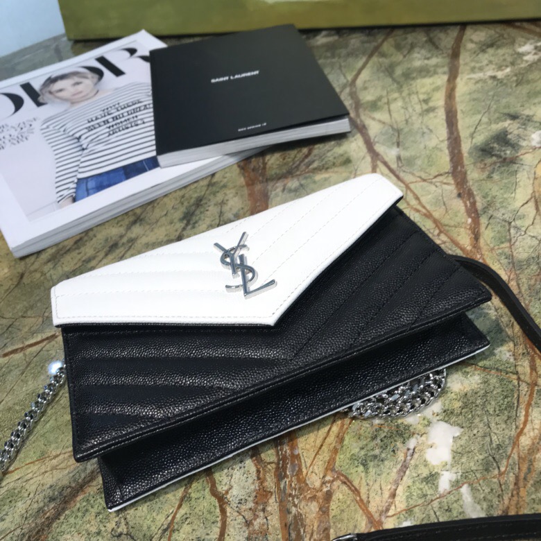 YSL MONOGRAM黑配白色顆粒紋真皮鏈條錢包 WOC 小號信封包