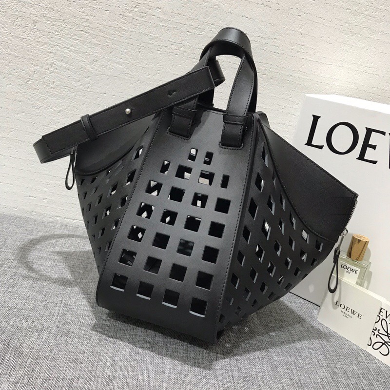 LOEWE包包香港官網 LOEWE Hammock Tulip Medium Bag黑色