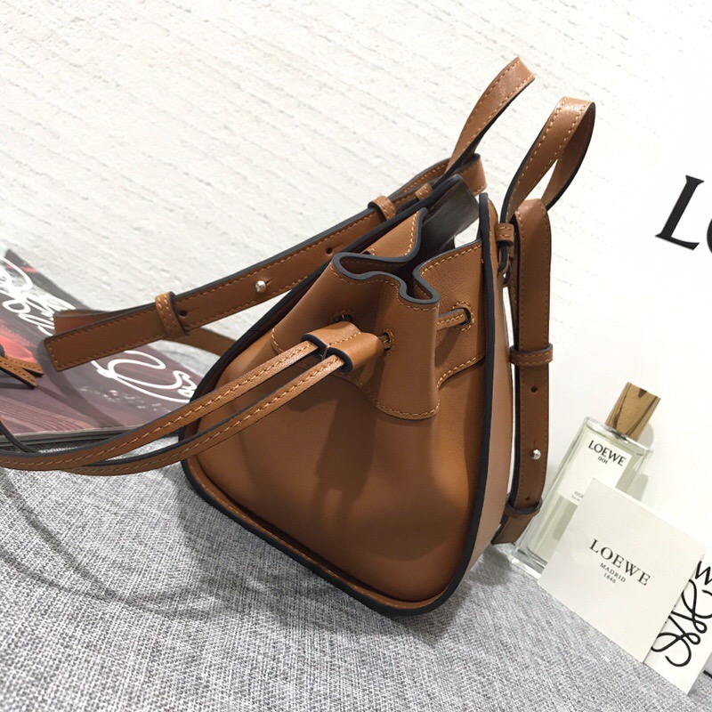 羅意威吊床包價格 loewe Mini Hammock Dw Bag 棕色小牛皮