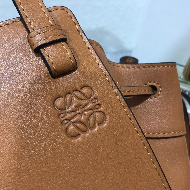 羅意威吊床包價格 loewe Mini Hammock Dw Bag 棕色小牛皮