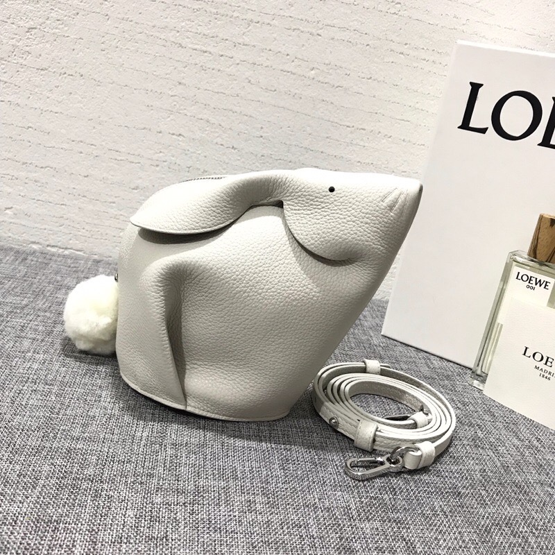 羅意威女包2018新款 LOEWE Bunny Mini Bag 白色柔軟粒面小牛皮