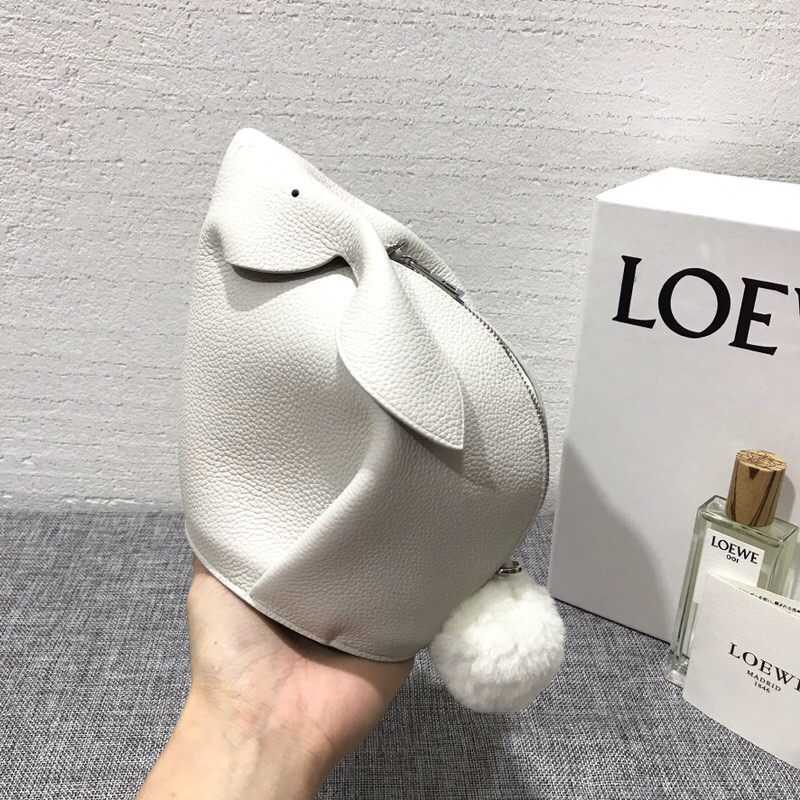 羅意威女包2018新款 LOEWE Bunny Mini Bag 白色柔軟粒面小牛皮