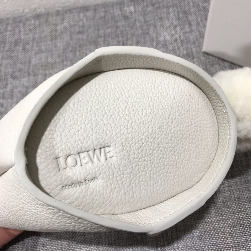 羅意威女包2018新款 LOEWE Bunny Mini Bag 白色柔軟粒面小牛皮