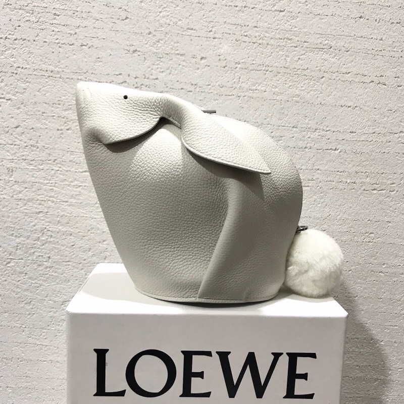 羅意威女包2018新款 LOEWE Bunny Mini Bag 白色柔軟粒面小牛皮