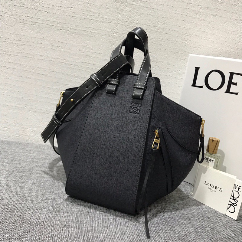 羅意威女包臺灣官網 LOEWE Hammock Medium Bag Midnight Blue/Black