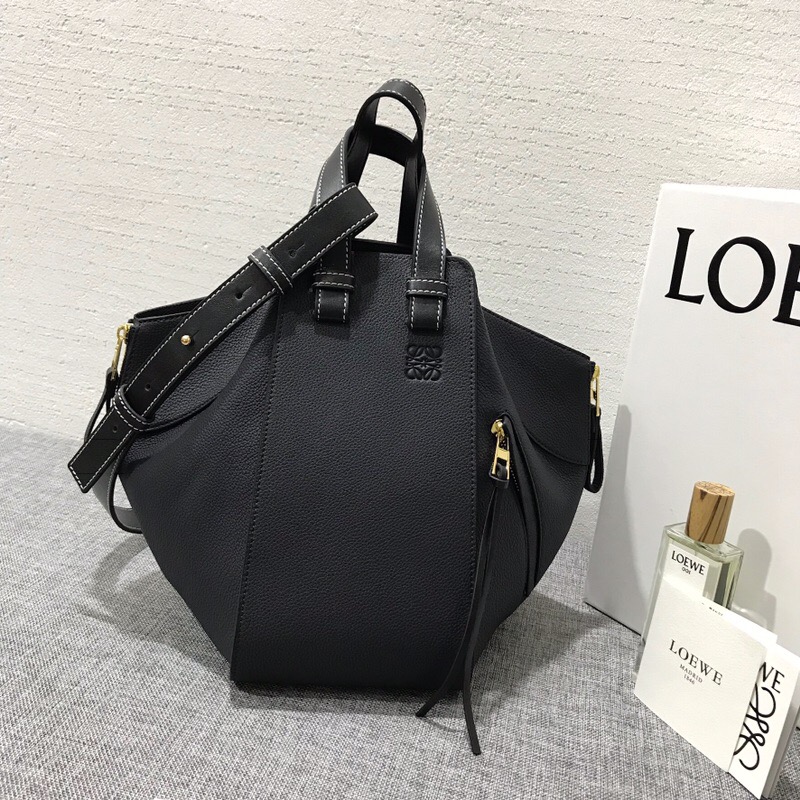 羅意威女包臺灣官網 LOEWE Hammock Medium Bag Midnight Blue/Black