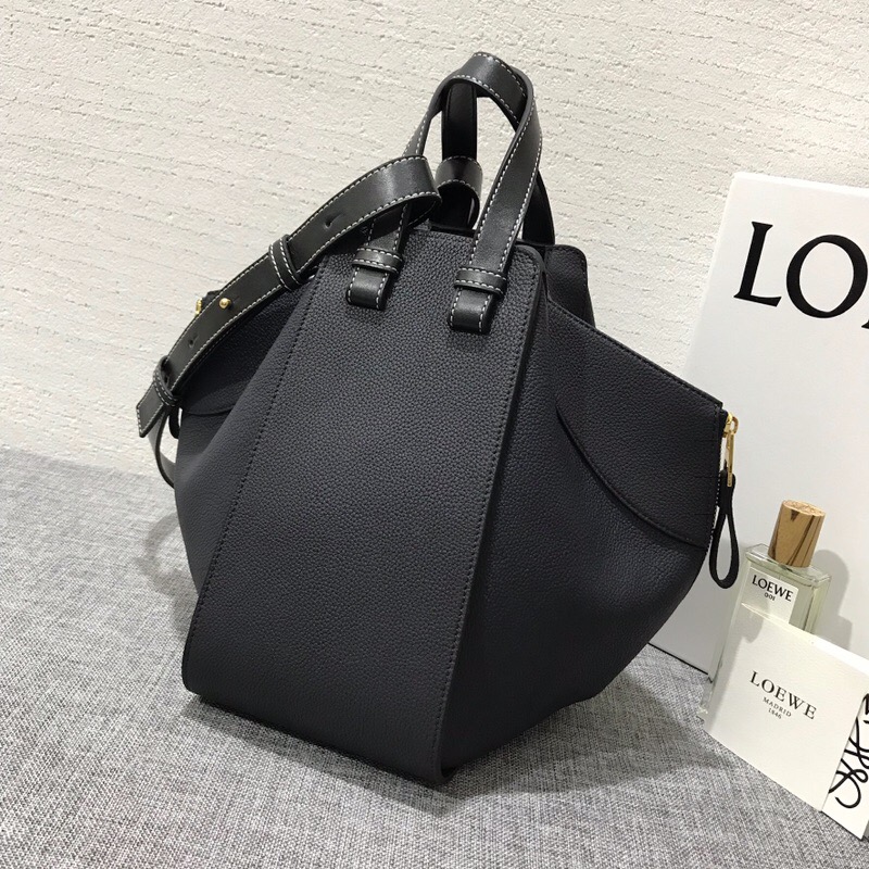 羅意威女包臺灣官網 LOEWE Hammock Medium Bag Midnight Blue/Black