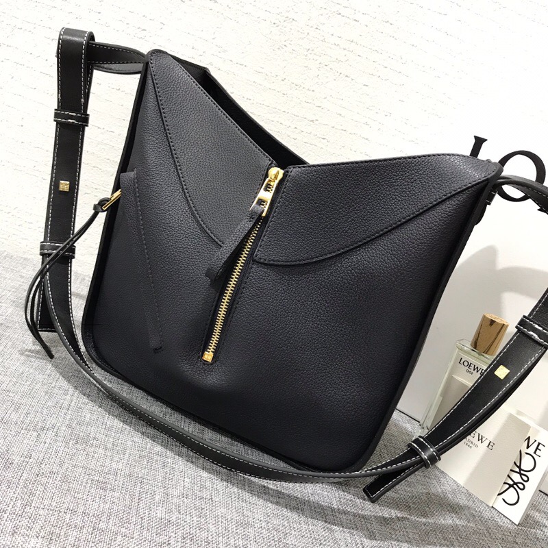 羅意威女包臺灣官網 LOEWE Hammock Medium Bag Midnight Blue/Black