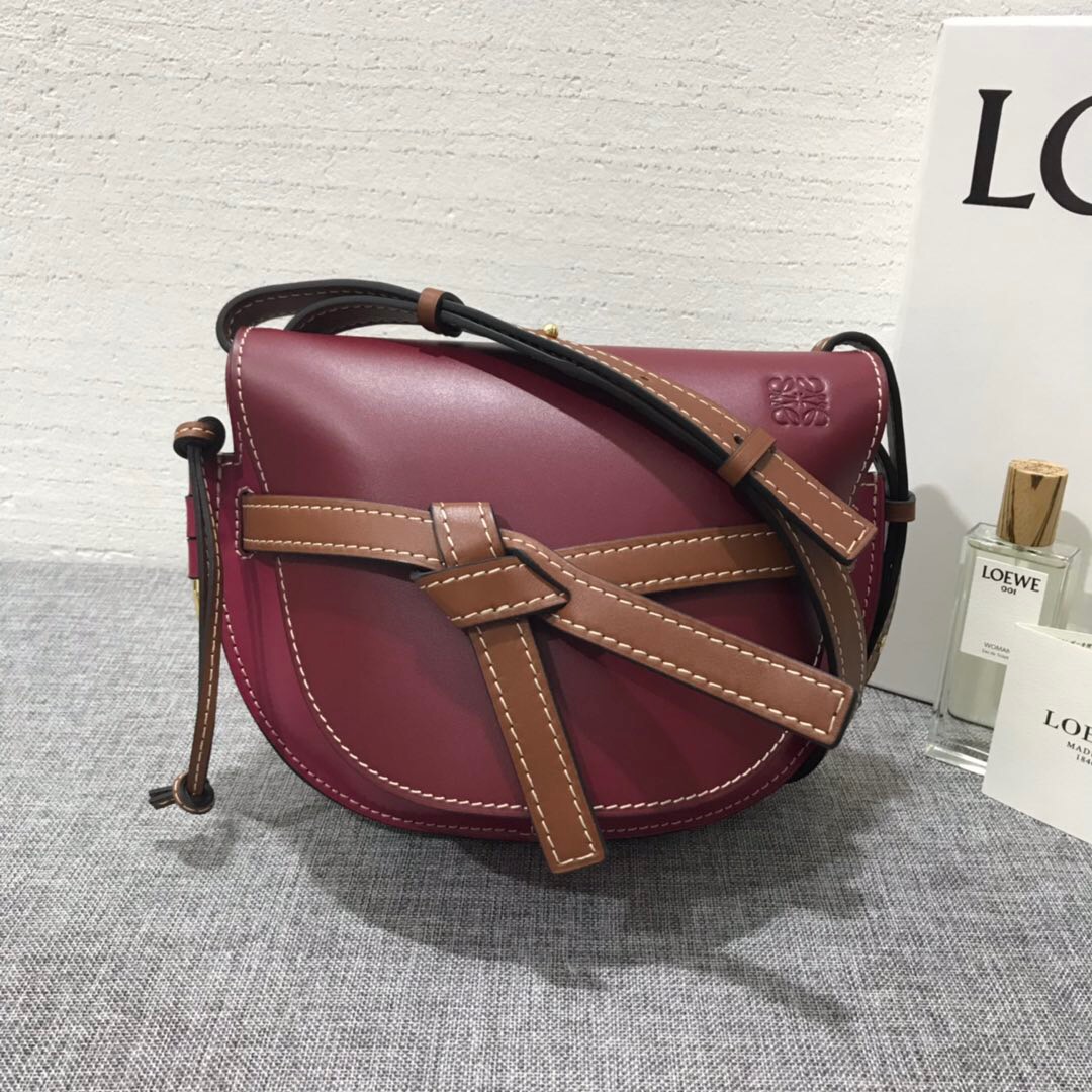 羅意威包包 loewe馬鞍包 Gate Small Bag Wine/Raspberry 牛皮