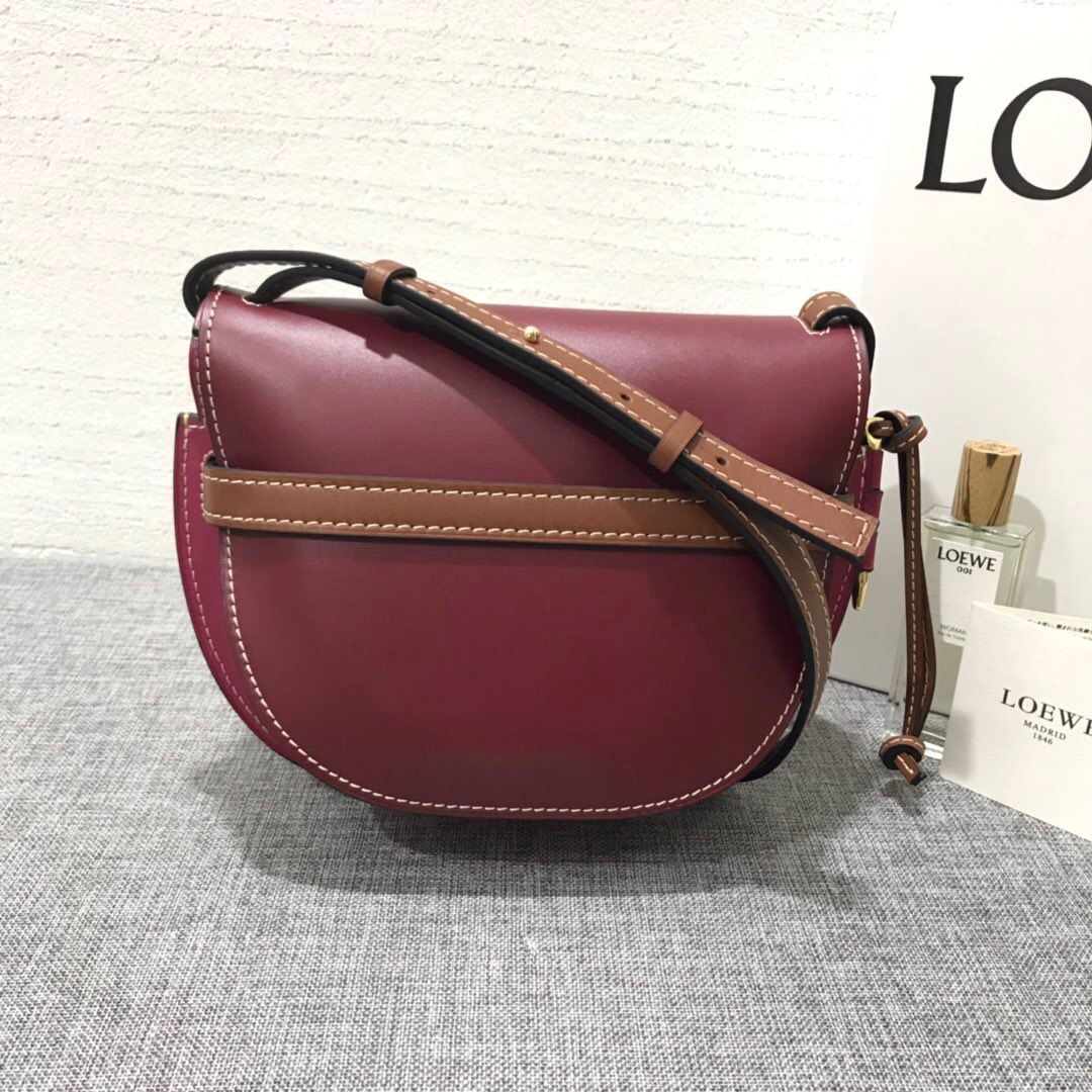 羅意威包包 loewe馬鞍包 Gate Small Bag Wine/Raspberry 牛皮