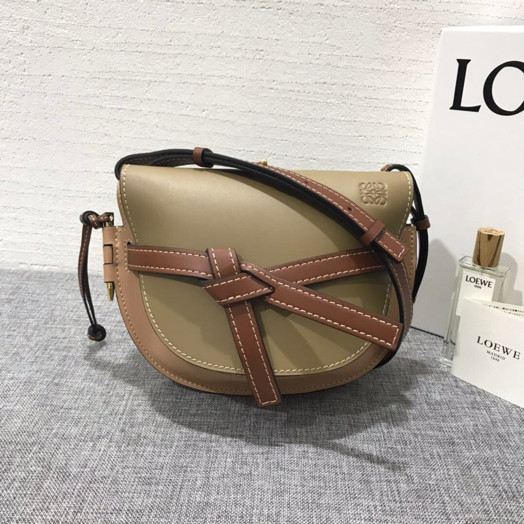 羅意威馬鞍包澳門價格 loewe Gate Small Bag Mocca/Powder 小牛皮