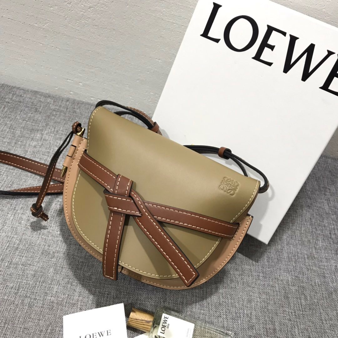 羅意威馬鞍包澳門價格 loewe Gate Small Bag Mocca/Powder 小牛皮