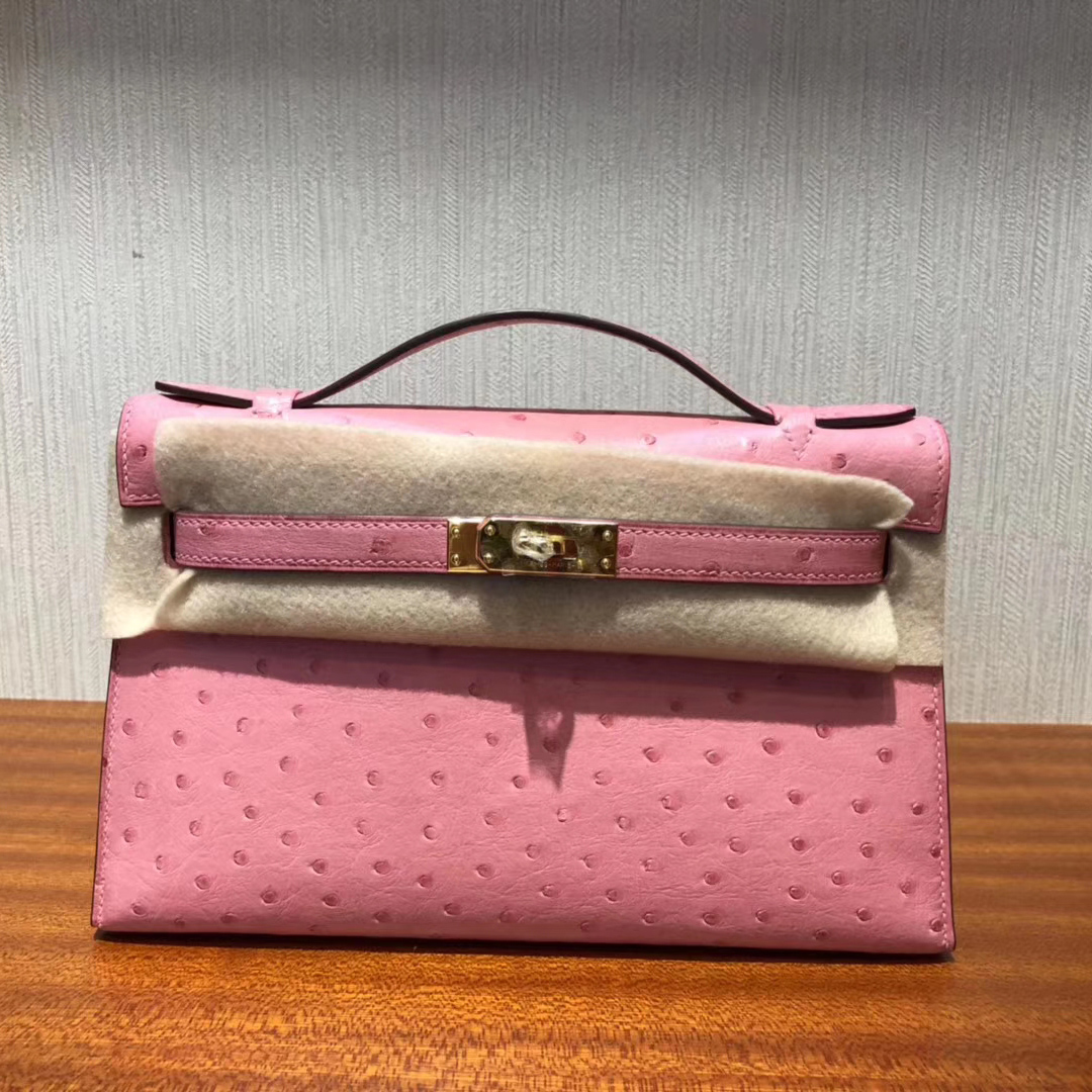 Hermes MiniKelly 22 Pochette 1Q奶昔粉Rose Confetti鴕鳥皮 手工臘線縫