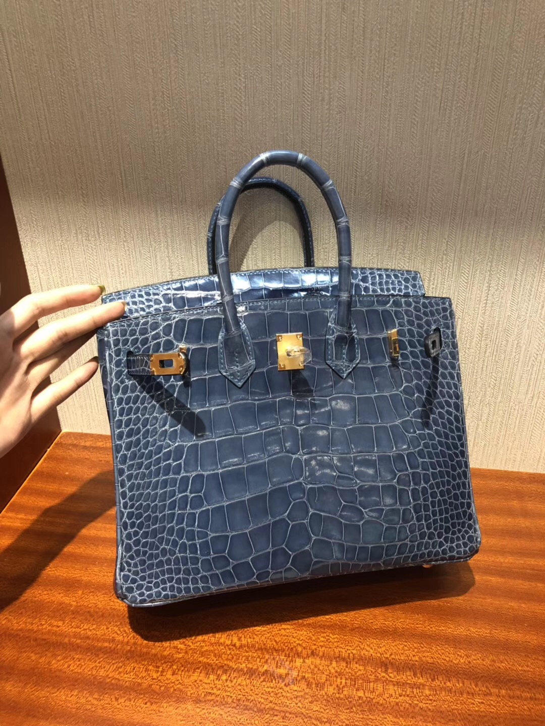 鉑金包尺寸對比 Hermes Birkin 25 Bag  亮面方塊美洲鱷魚 N7風暴藍 金扣