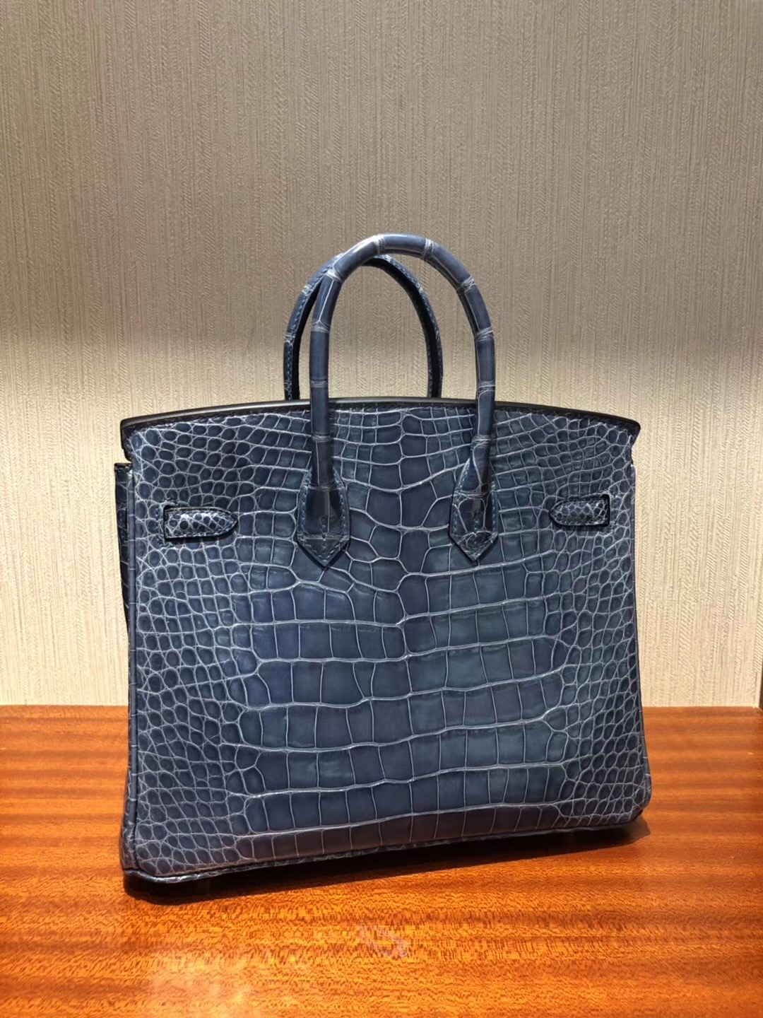 鉑金包尺寸對比 Hermes Birkin 25 Bag  亮面方塊美洲鱷魚 N7風暴藍 金扣