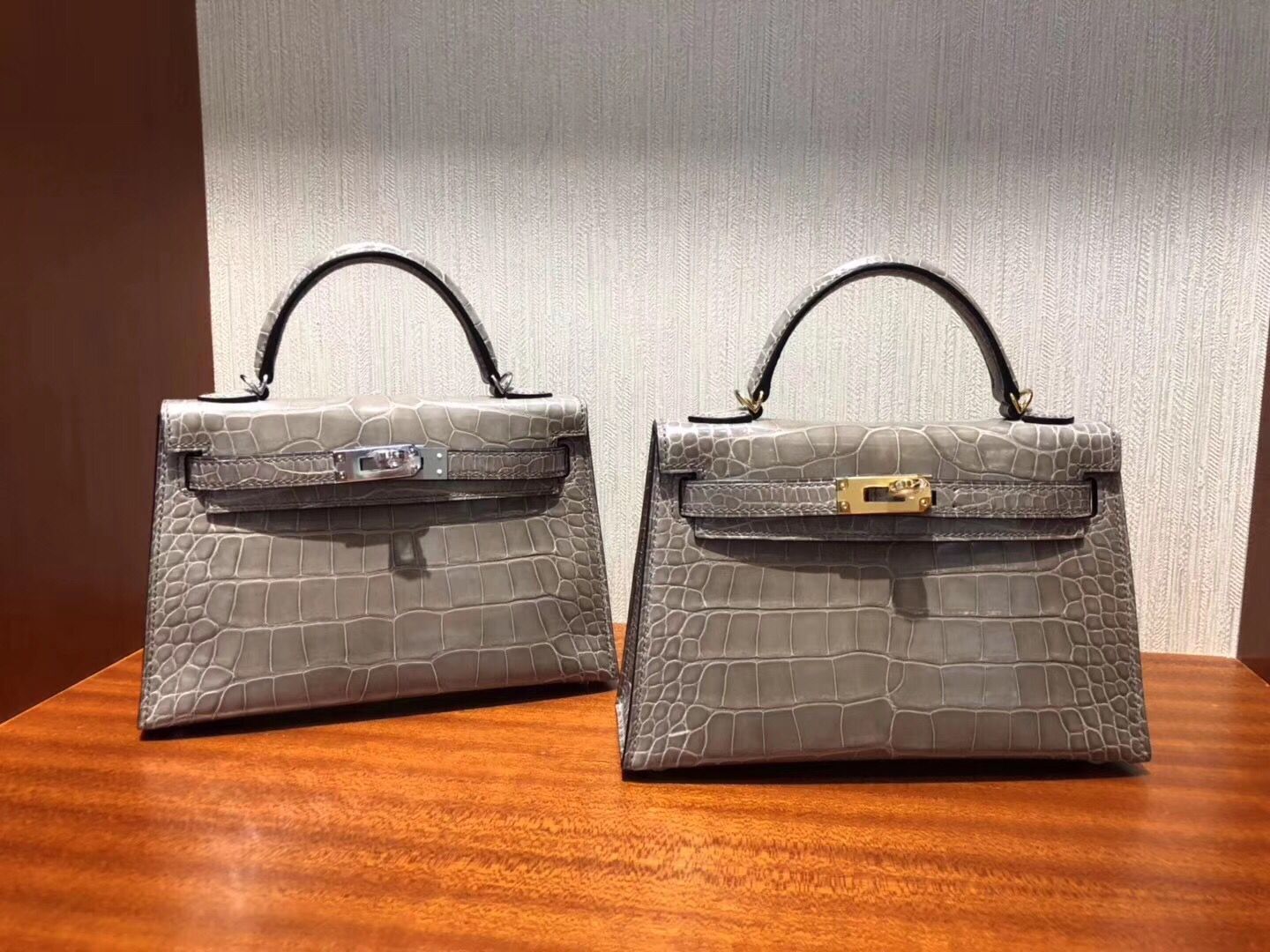 Malaysia HERMES Mini Kelly2代 CK81斑鸠灰 亮面方塊 美洲鱷魚金扣