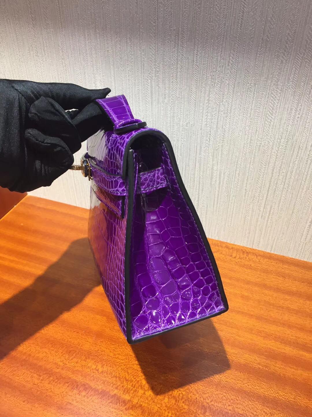 Canada Hermes MiniKelly pochette 5L极度紫 亮面方塊鱷魚 金扣