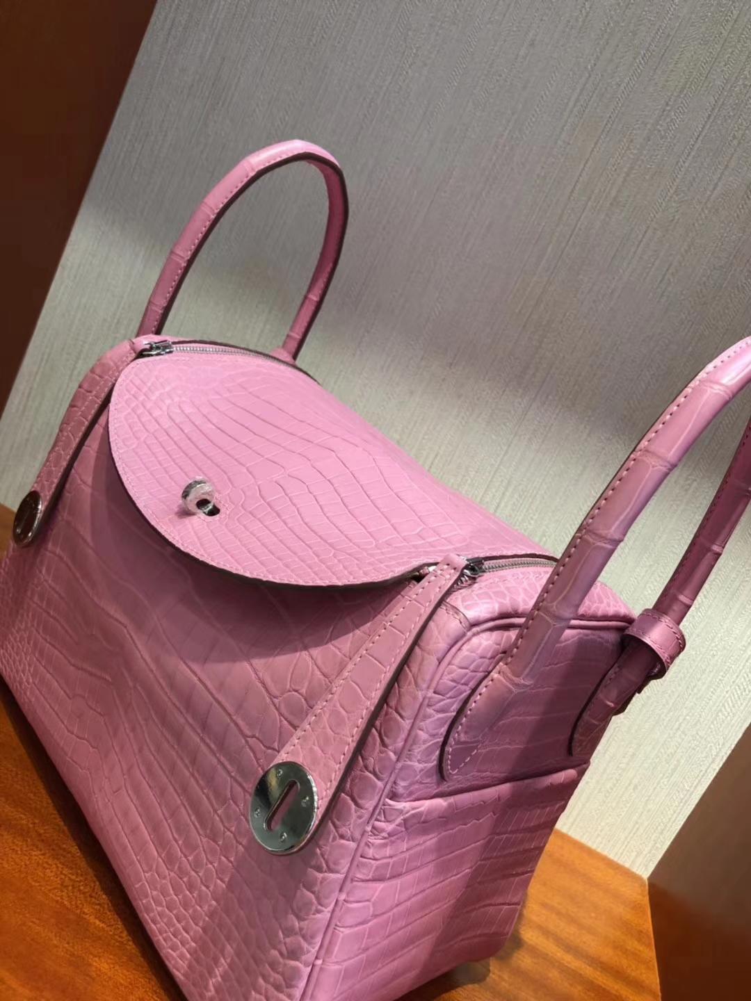 愛馬仕琳迪包官網價格 Hermes Lindy Bag 26 5P Pink 櫻花粉 霧面方塊鱷魚