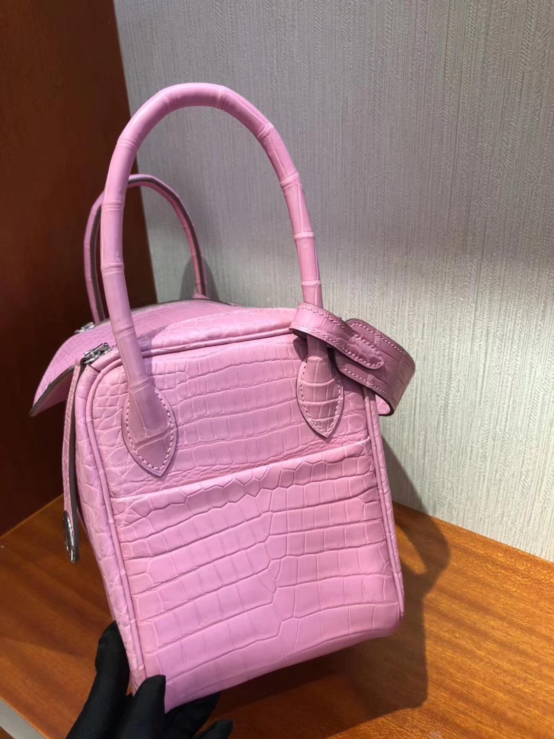 愛馬仕琳迪包官網價格 Hermes Lindy Bag 26 5P Pink 櫻花粉 霧面方塊鱷魚