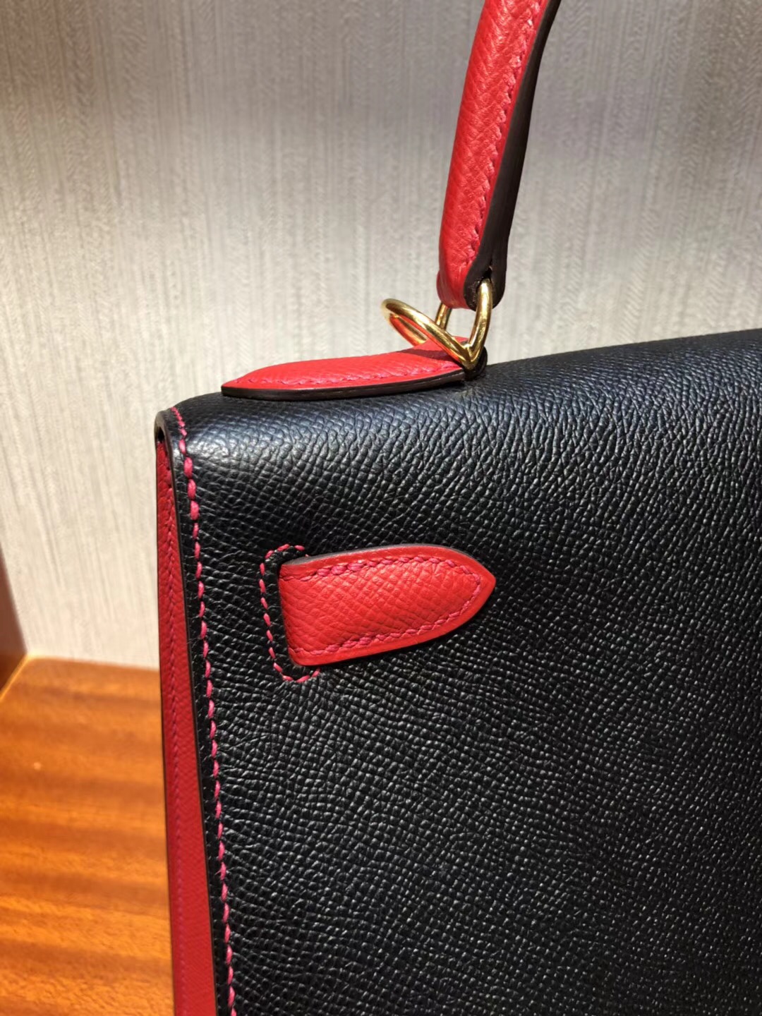 Australia Hermes kelly Bag 28cm Epsom CK89黑色/Q5國旗紅 金扣