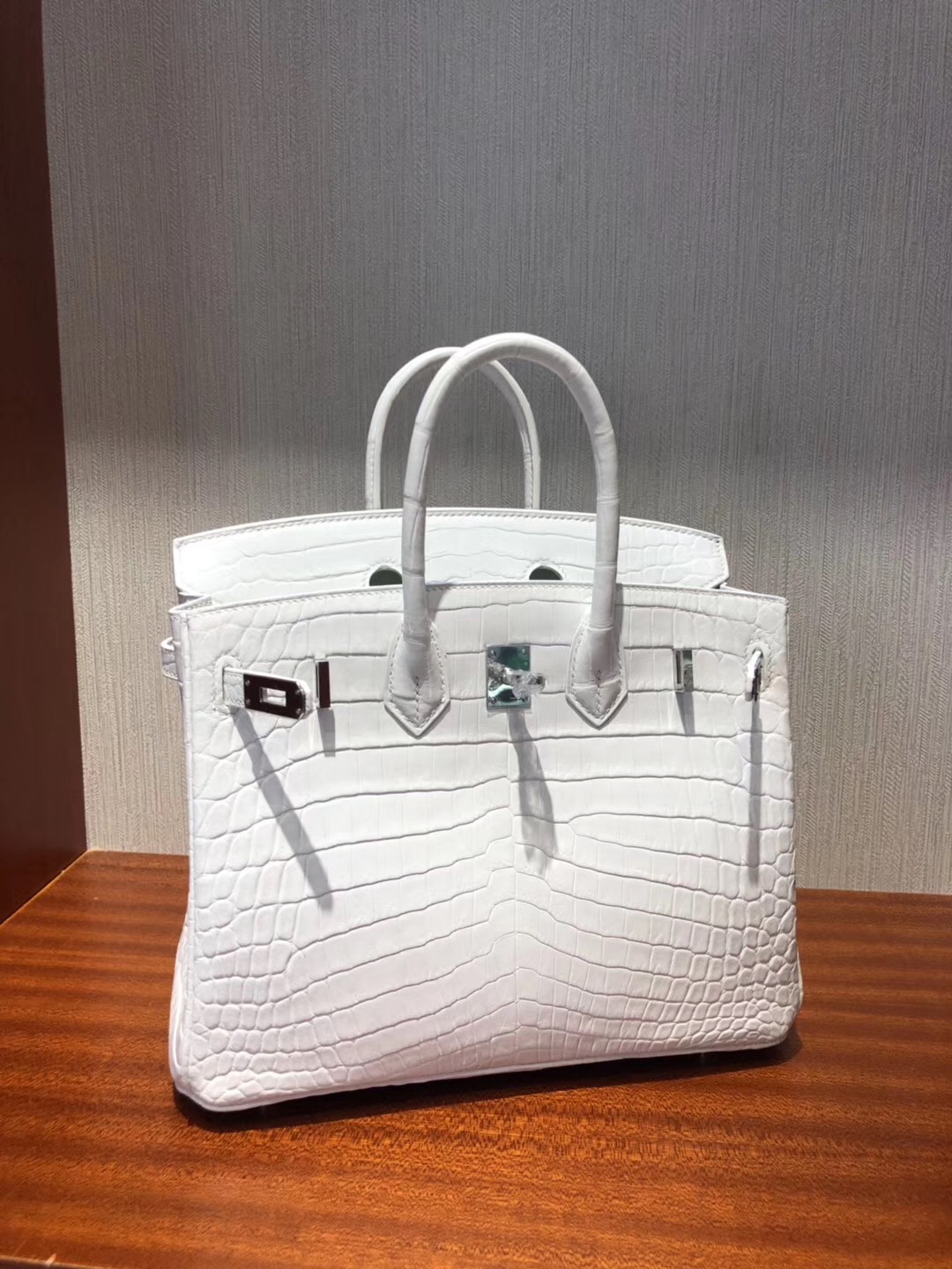 Malaysia HERMES Birkin Bag 25cm 01纯白 雾面两点 尼罗鳄鱼 银扣金屬