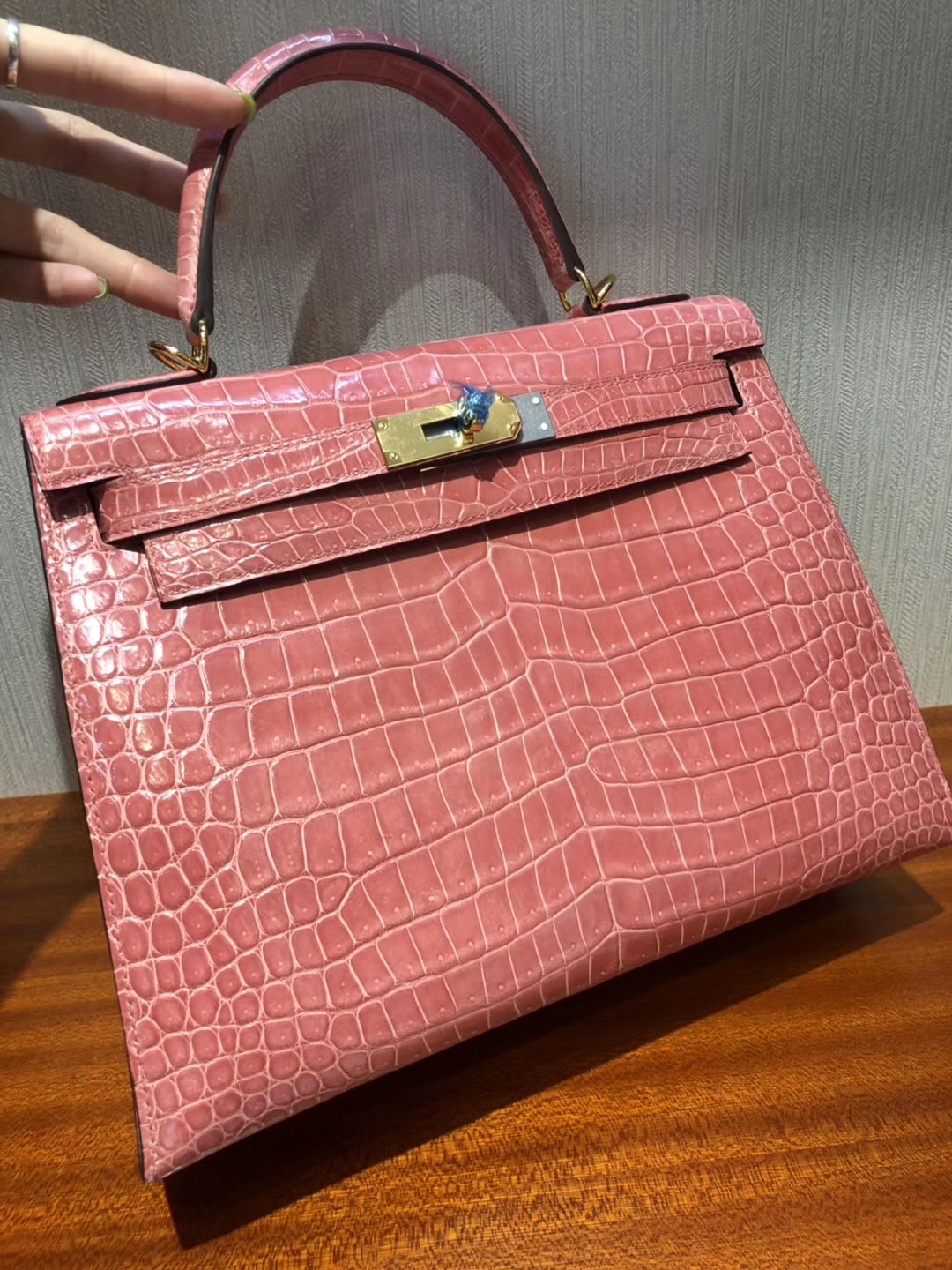 Singapore Hermes Kelly Bag 28cm L5 Crevette龍蝦粉亮面倒V 野生灣鱷