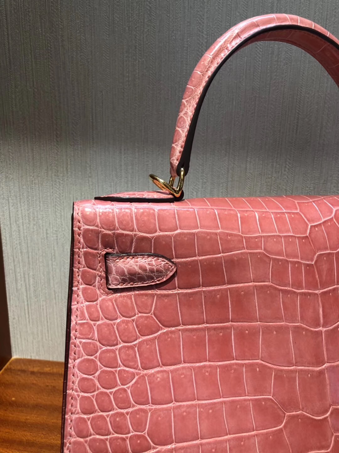 Singapore Hermes Kelly Bag 28cm L5 Crevette龍蝦粉亮面倒V 野生灣鱷