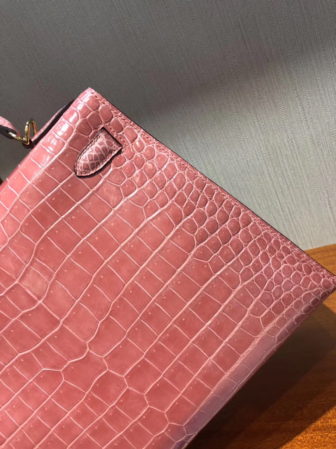 Singapore Hermes Kelly Bag 28cm L5 Crevette龍蝦粉亮面倒V 野生灣鱷