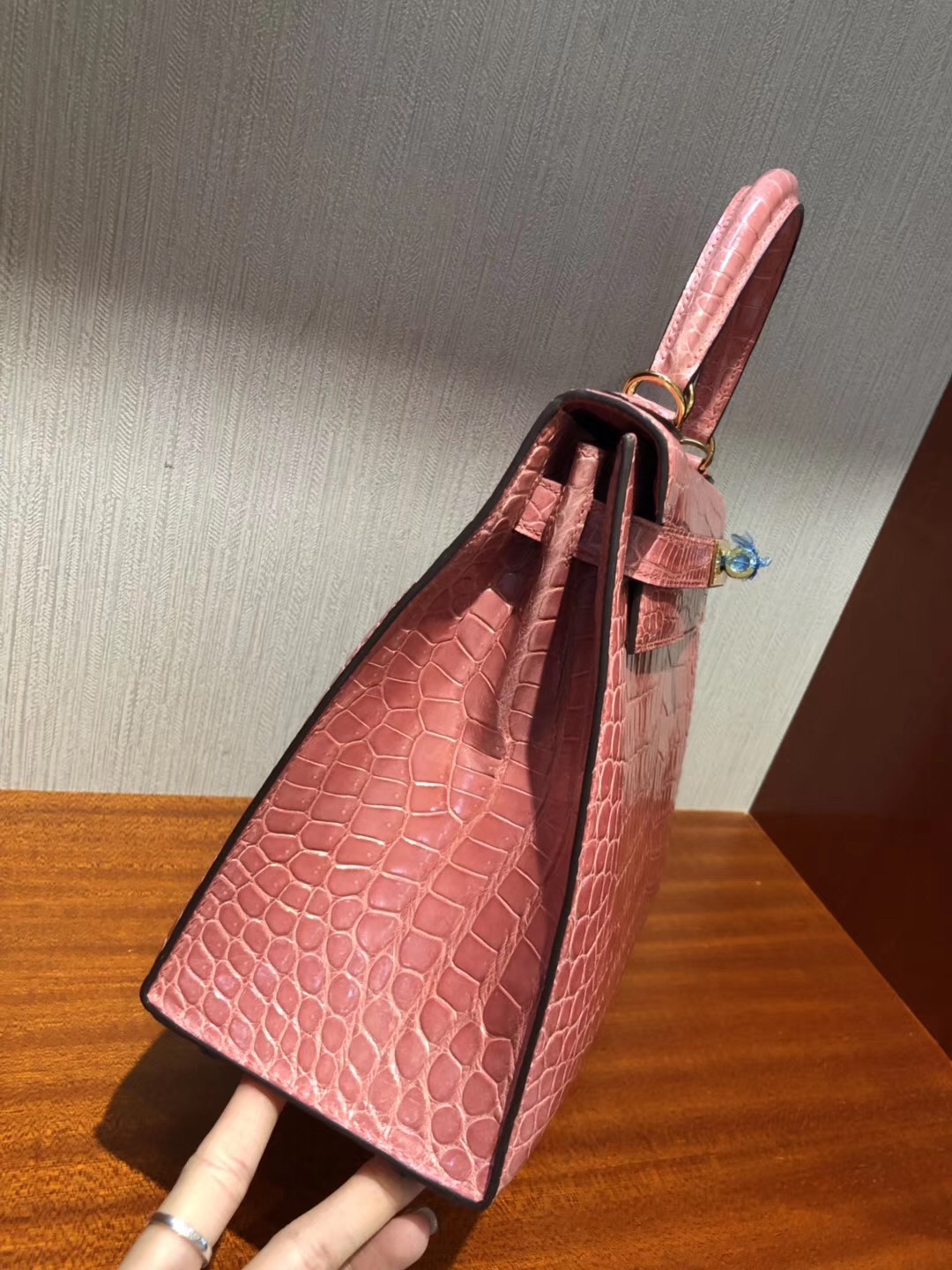 Singapore Hermes Kelly Bag 28cm L5 Crevette龍蝦粉亮面倒V 野生灣鱷