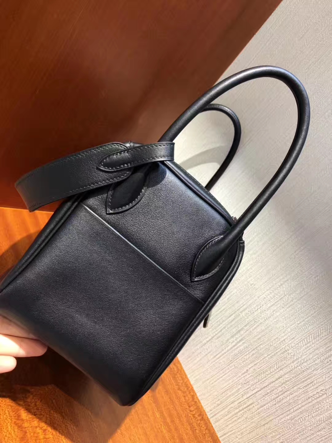 Hong Kong Hermes Lindy CK89黑色 Noir 26cm Swift牛皮 銀扣