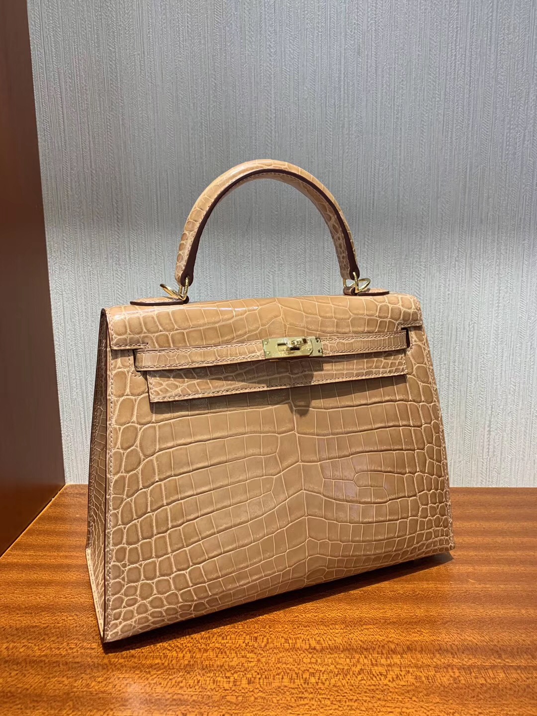 Hong Kong Hermes Kelly 25cm CK14杏色 beige 亮面兩點尼羅鱷魚