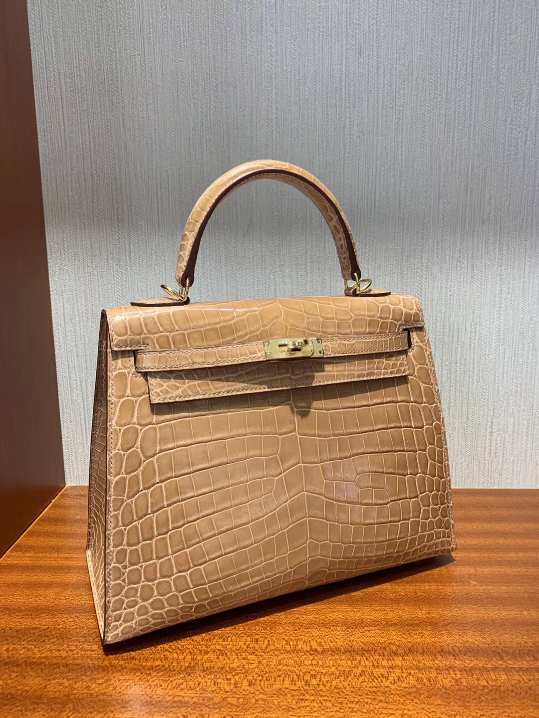 Hong Kong Hermes Kelly 25cm CK14杏色 beige 亮面兩點尼羅鱷魚