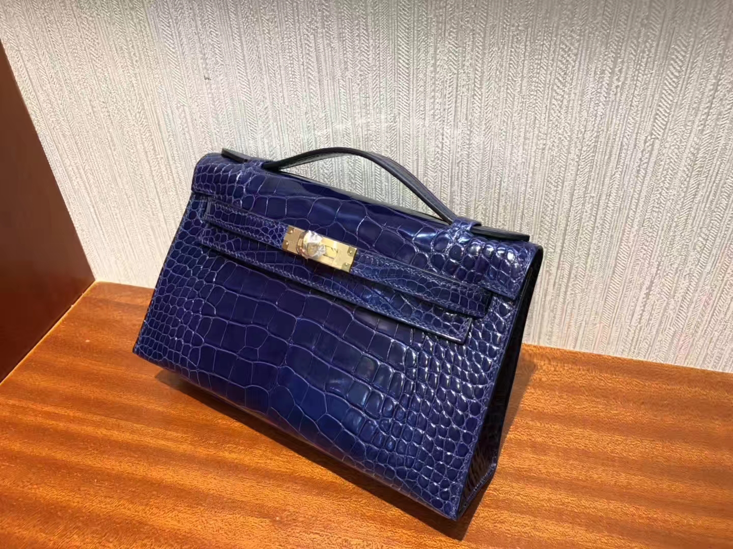 Hong Kong Hermes Minikelly Pochette M3墨水蓝Blue Encre 亮面方块 美洲鳄鱼